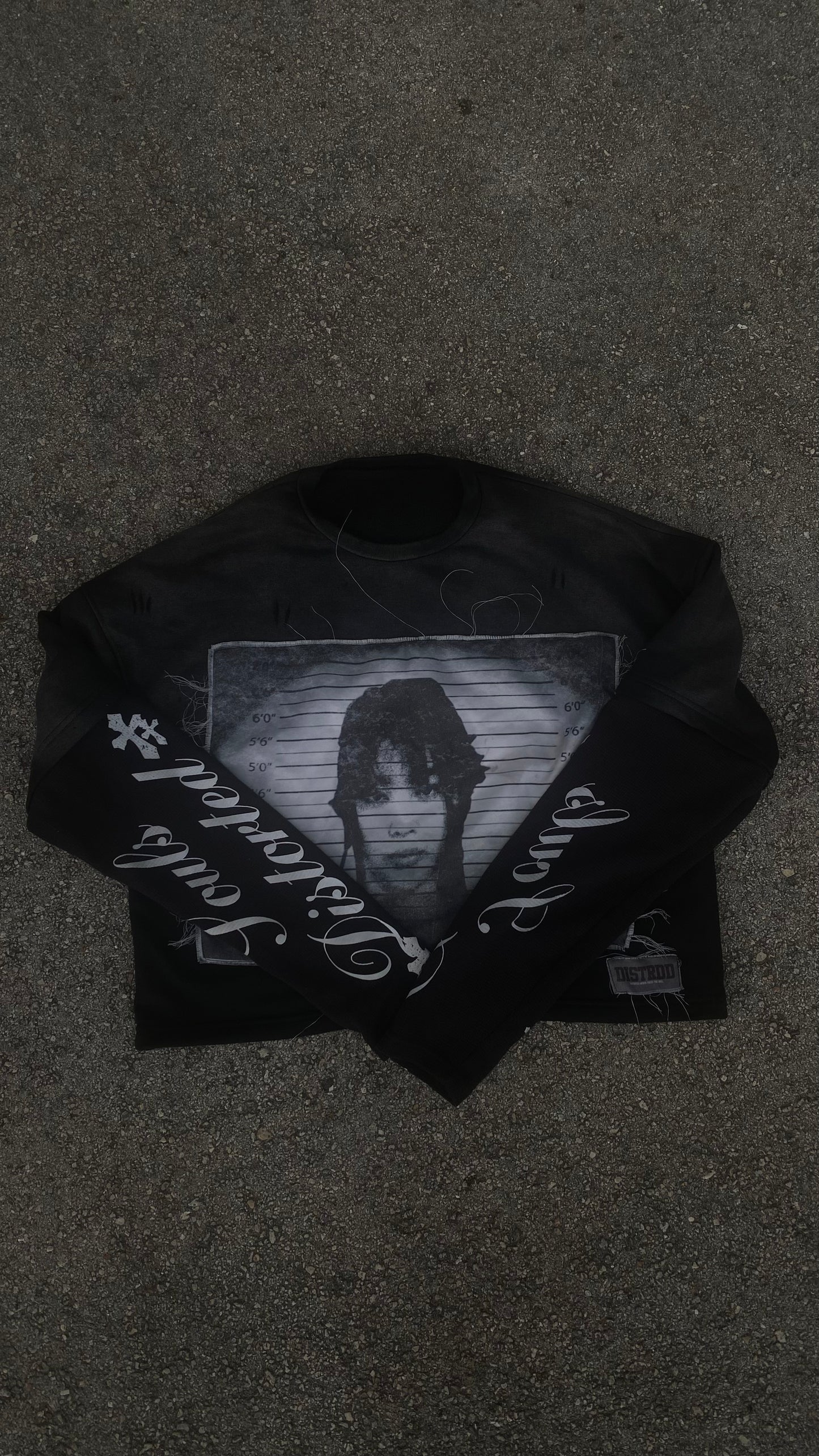 DISTORTED IDENTITY THERMAL TEE